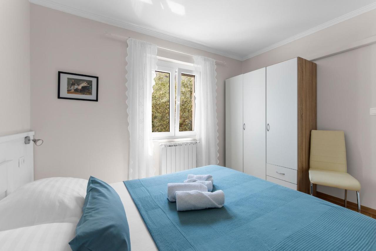 Villa Hope - Apartments With Shared Pool Poreč Zewnętrze zdjęcie
