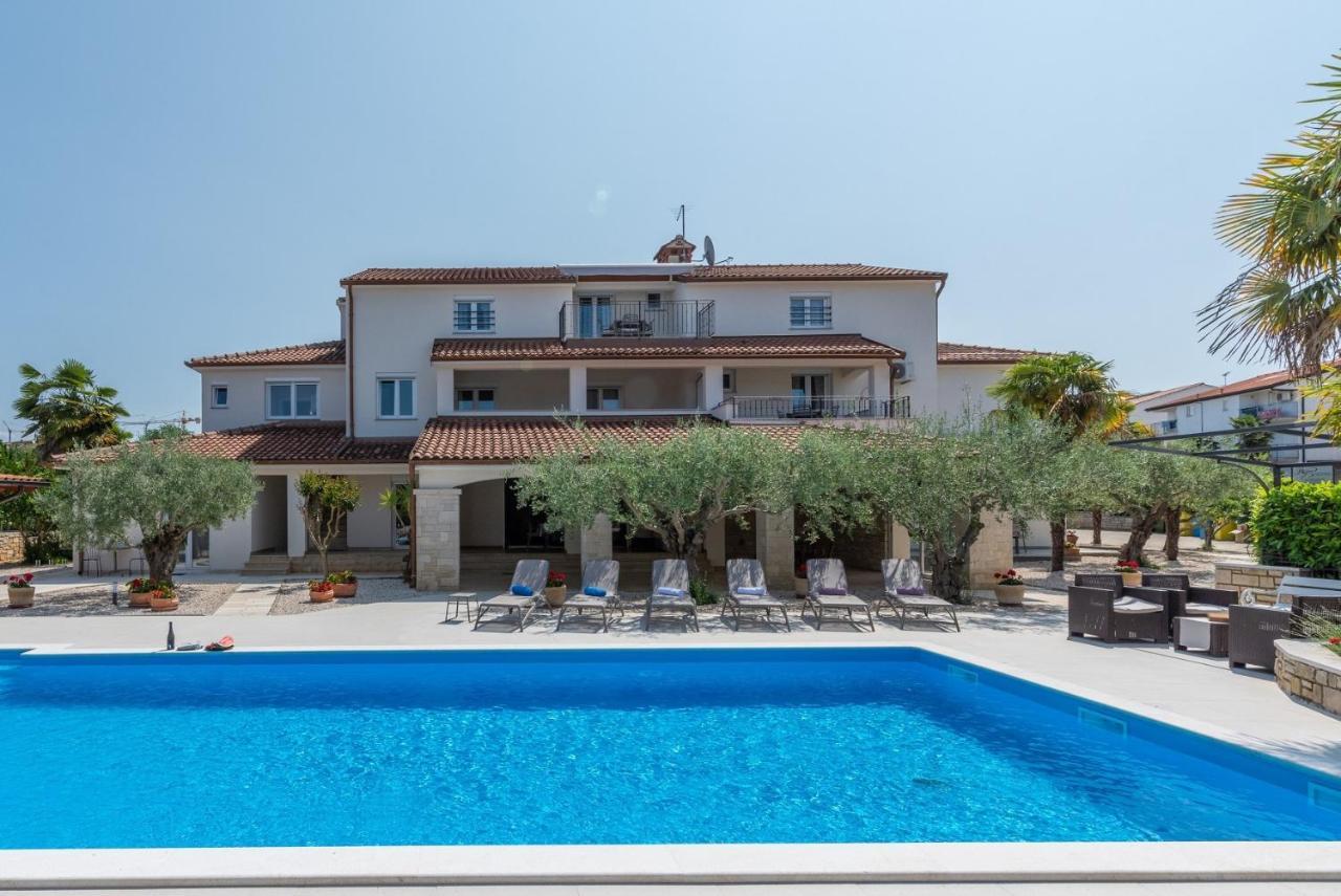 Villa Hope - Apartments With Shared Pool Poreč Zewnętrze zdjęcie