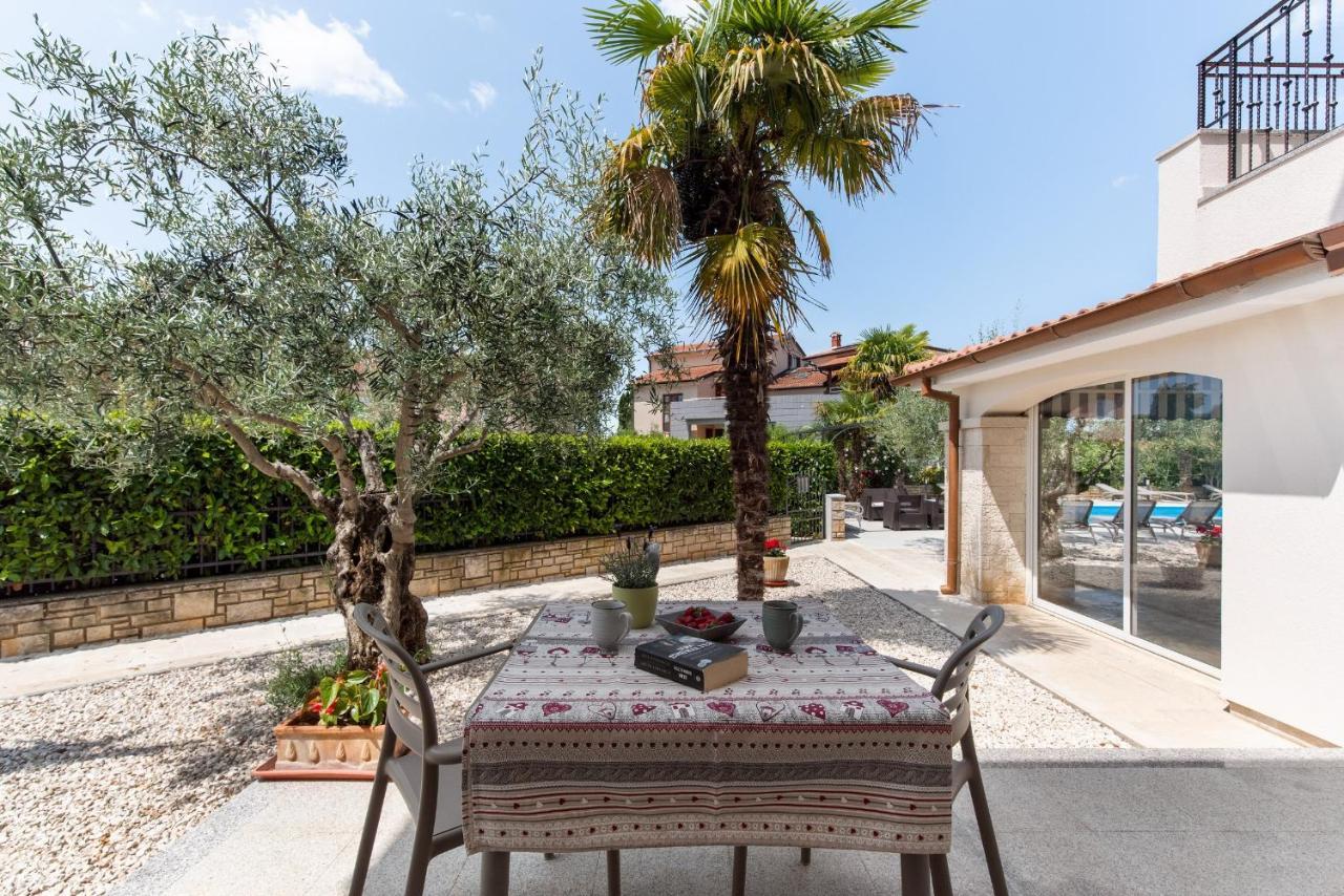 Villa Hope - Apartments With Shared Pool Poreč Zewnętrze zdjęcie