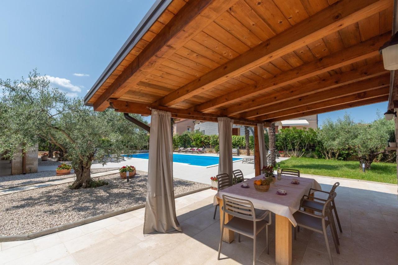 Villa Hope - Apartments With Shared Pool Poreč Zewnętrze zdjęcie