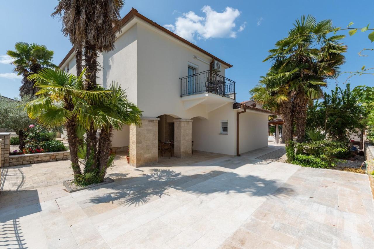 Villa Hope - Apartments With Shared Pool Poreč Zewnętrze zdjęcie