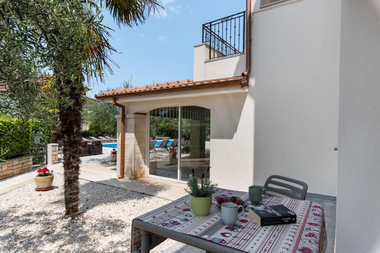 Villa Hope - Apartments With Shared Pool Poreč Zewnętrze zdjęcie