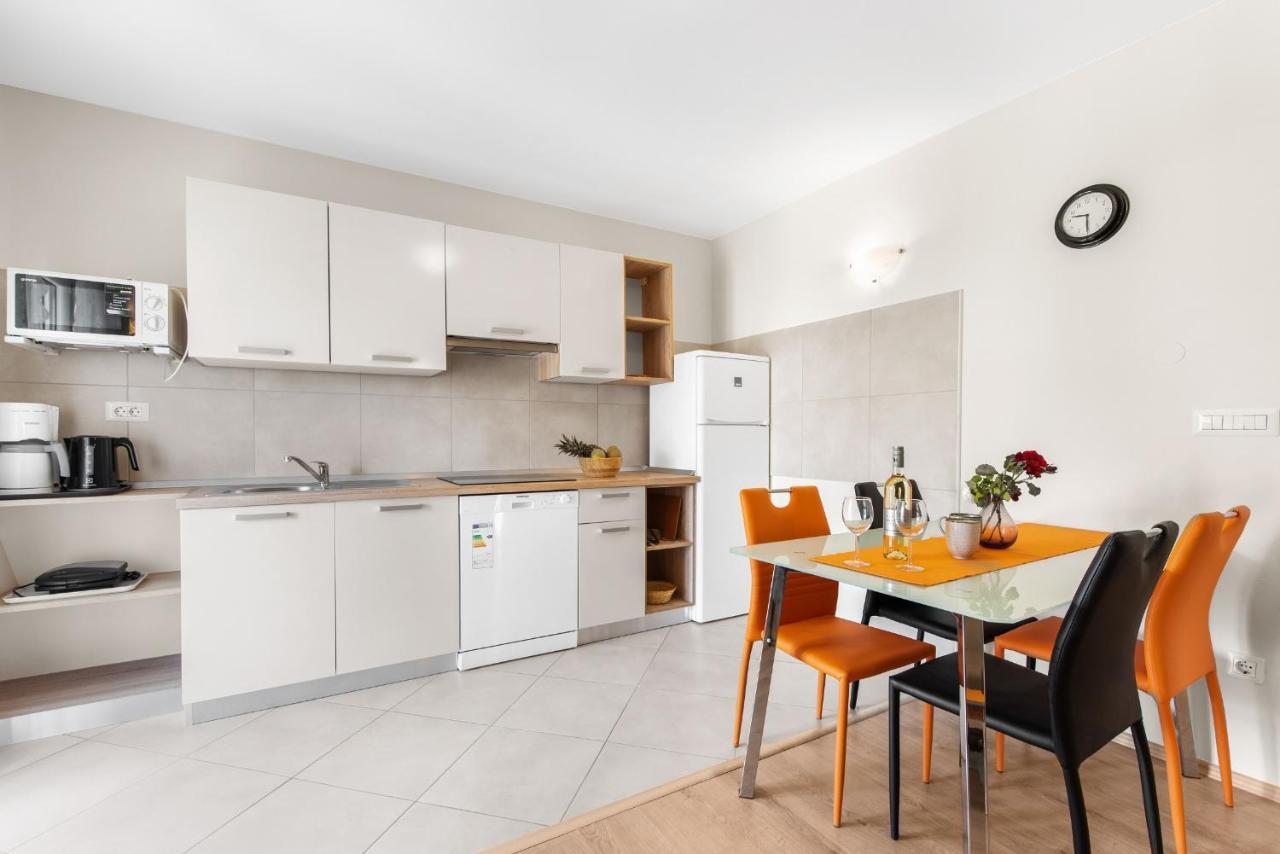 Villa Hope - Apartments With Shared Pool Poreč Zewnętrze zdjęcie