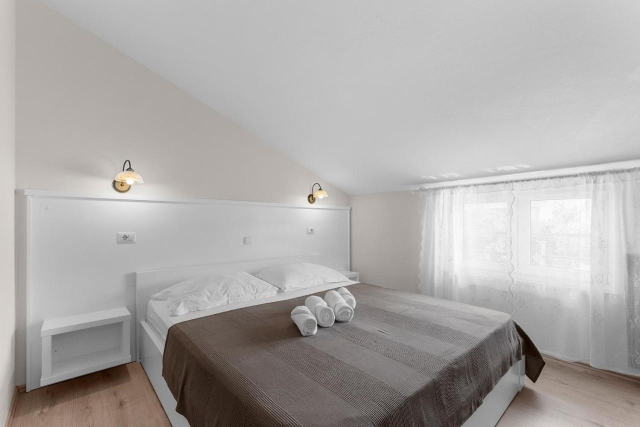 Villa Hope - Apartments With Shared Pool Poreč Zewnętrze zdjęcie