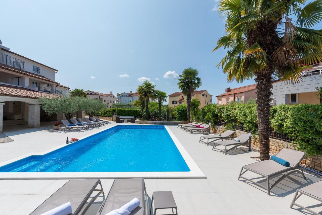 Villa Hope - Apartments With Shared Pool Poreč Zewnętrze zdjęcie