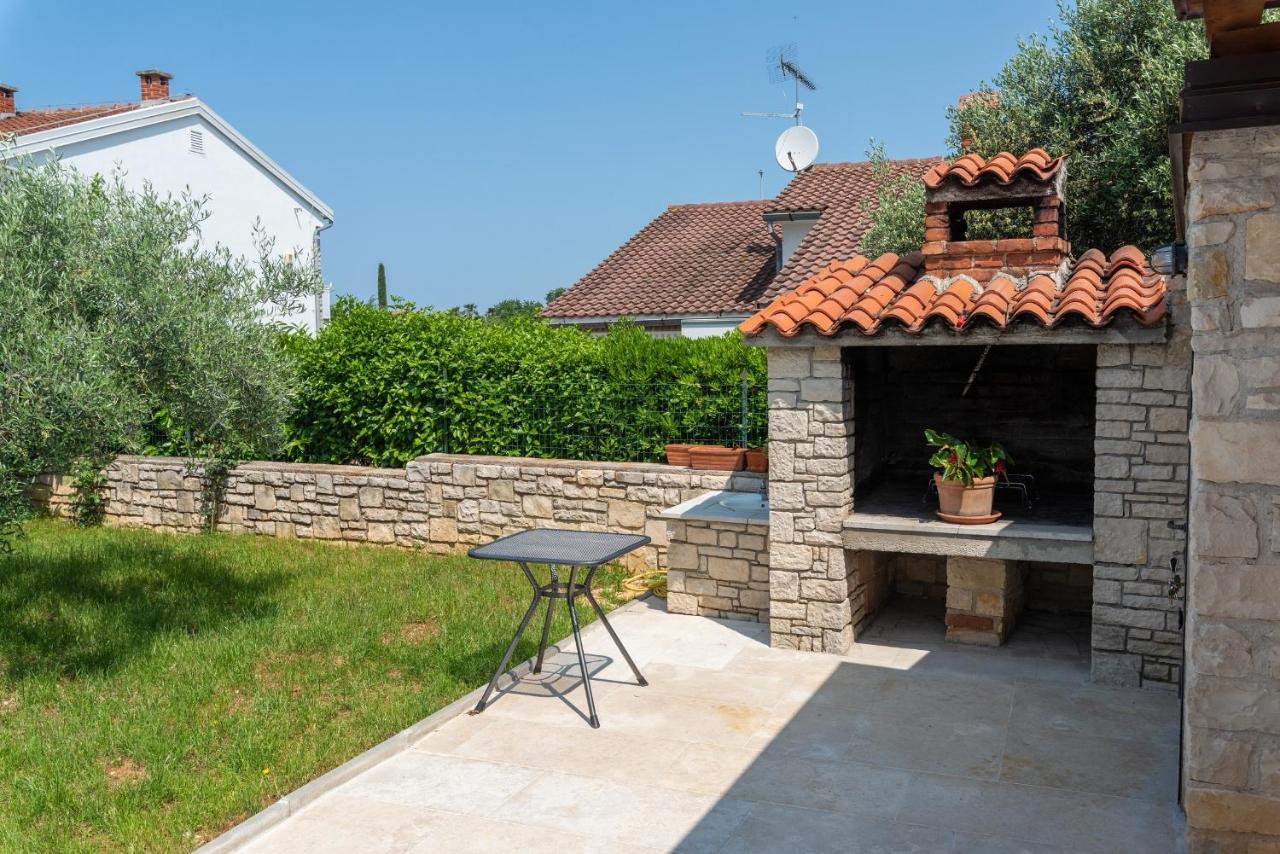 Villa Hope - Apartments With Shared Pool Poreč Zewnętrze zdjęcie
